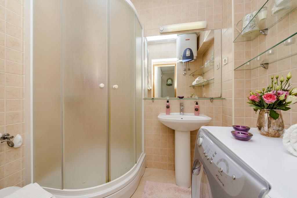 Superior Stunning Apartment Gravosa With A Free Parking Дубровник Екстер'єр фото