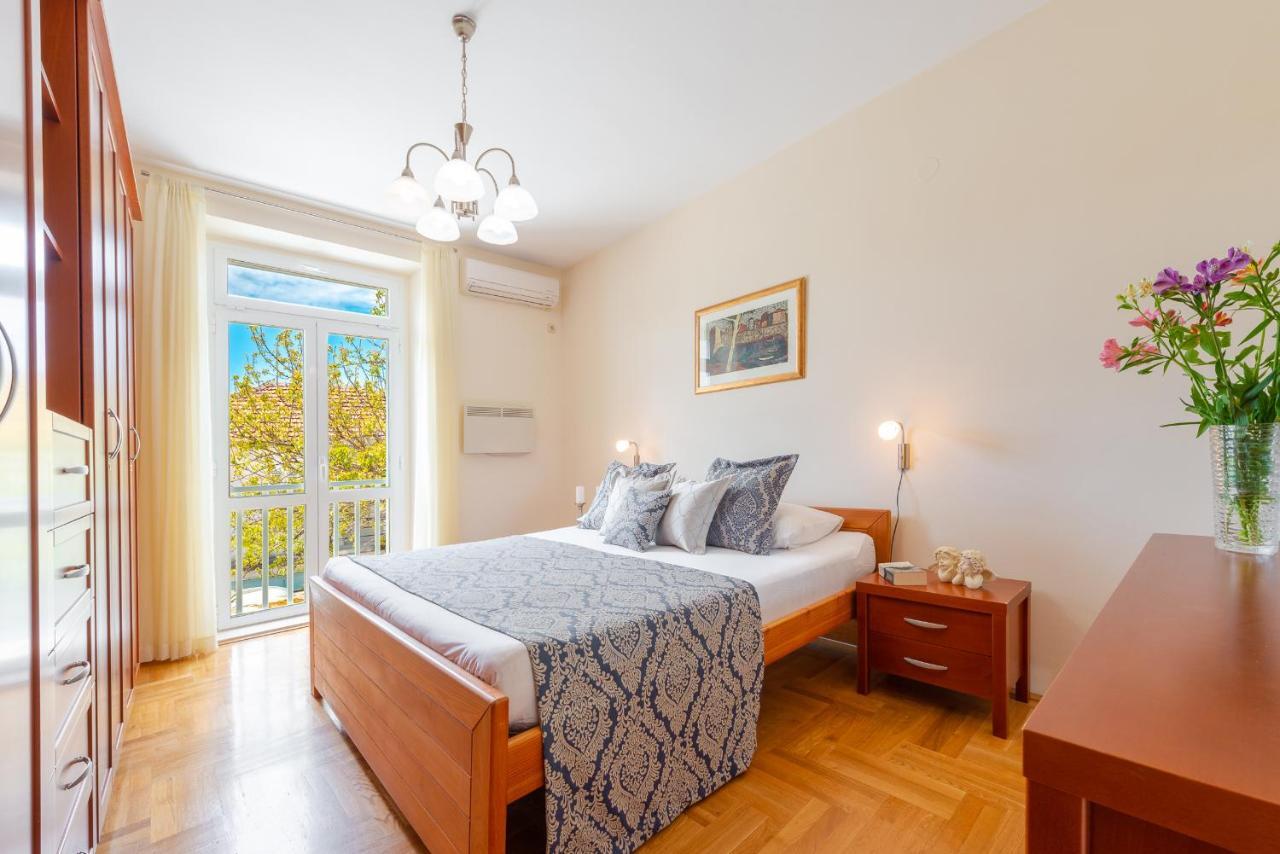 Superior Stunning Apartment Gravosa With A Free Parking Дубровник Екстер'єр фото